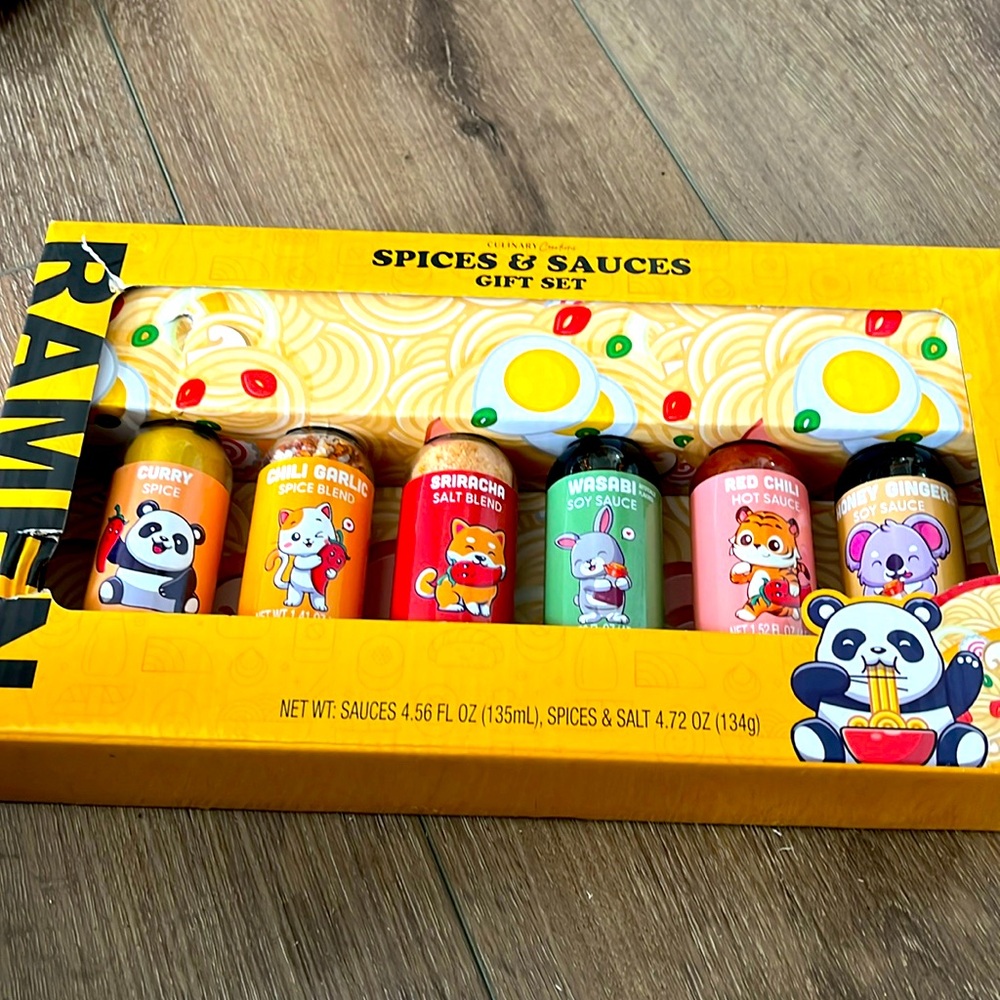 NIB! Ramen Spices and Sauces 6 Piece Gift Set.